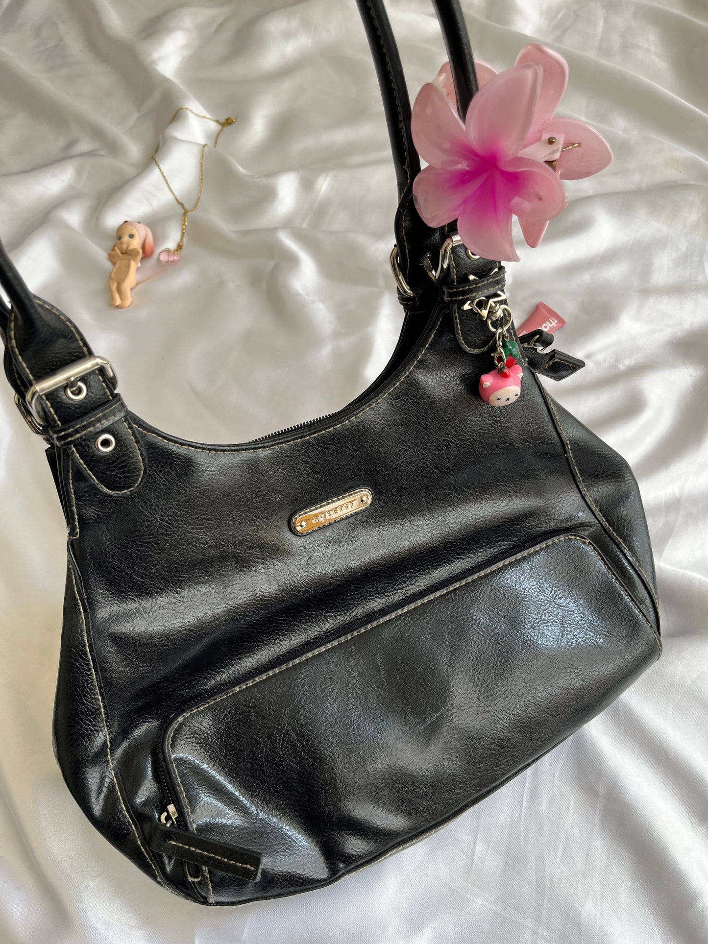 Leather shoulder bag drop