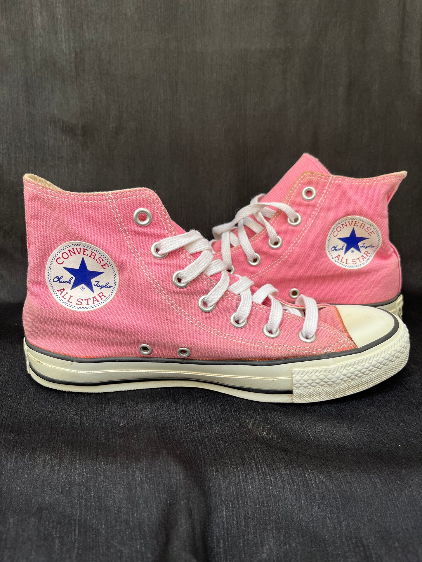 Pink hightop converse (40)