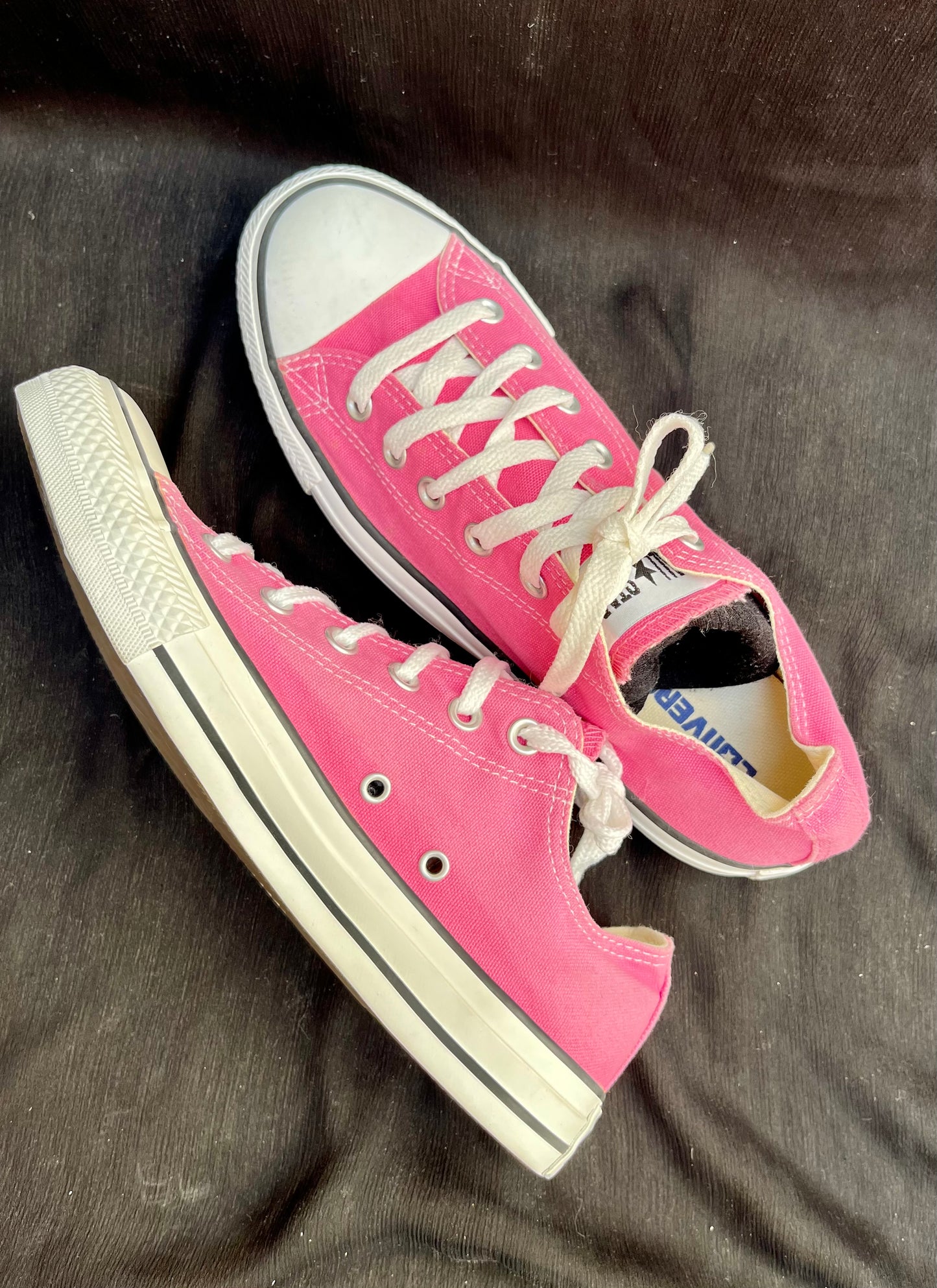 Pink lowtop converse