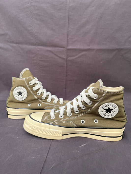 Olive green chuck Taylor Hightop n lowtop