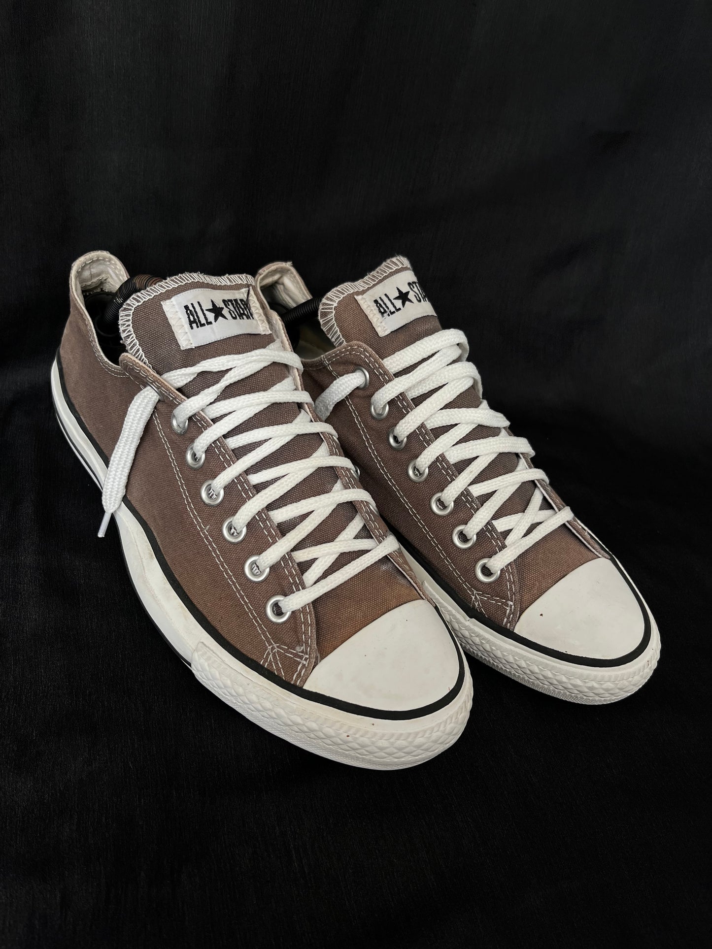 Grey lowtop converse
