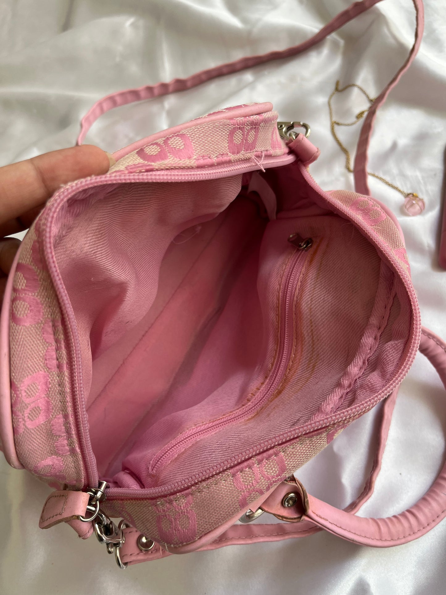 Pastel bag drop