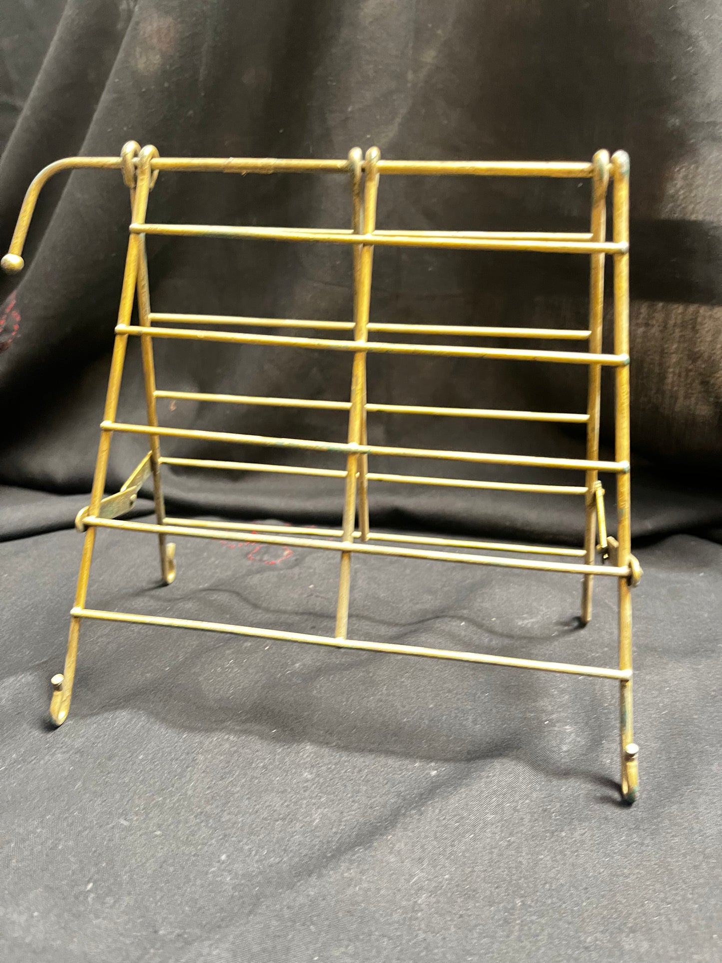 Doll stands